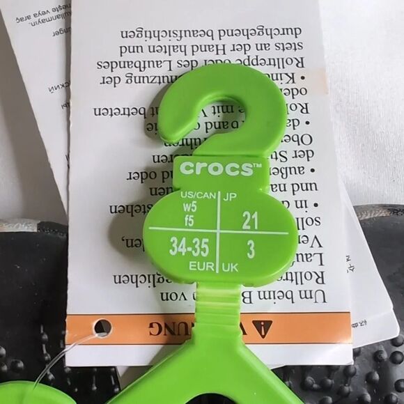 Crocs Women's size 5 Platform Thong Sandals Animal Print, NEW - Picture 2 of 8